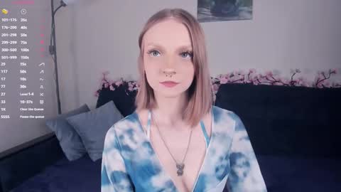 Snapshot of little__caprice chatting on November 2025 07:19:02 AM Bella online show from November 2025 07:19:02 AM