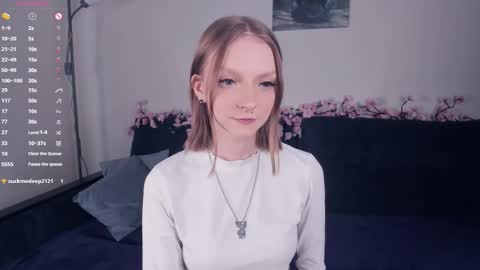 Snapshot of little__caprice chatting on November 2025 07:30:01 AM Bella online show from November 2025 07:30:01 AM