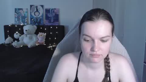 Snapshot of little__flowers chatting on June 2026 09:35:02 AM little__flowers online show from June 2026 09:35:02 AM