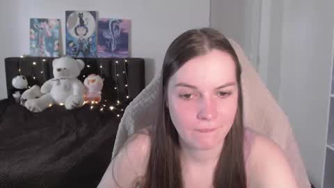 Snapshot of little__flowers chatting on June 2026 11:22:02 AM little__flowers online show from June 2026 11:22:02 AM