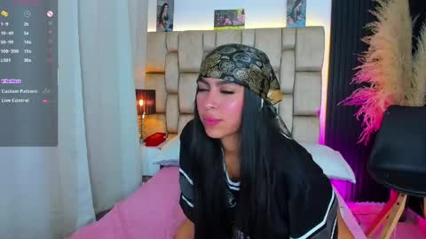 Snapshot of little__sophie18 chatting on May 2026 08:06:02 PM Sophie ---- connected from 1400 to 2100 Colombia time online show from May 2026 08:06:02 PM