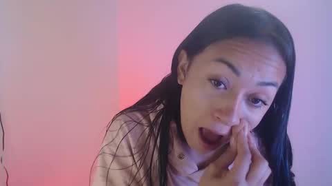 Snapshot of little_aphrodite2 chatting on October 2025 05:14:01 PM Aliciaparaisss online show from October 2025 05:14:01 PM