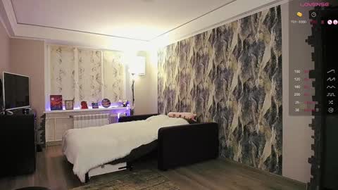 Birdy online show from January 2025 01:41:01 PM