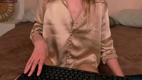 little_clare_ online show from March 2026 11:32:02 AM