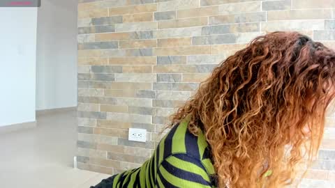 Izzi online show from February 2025 07:00:01 PM