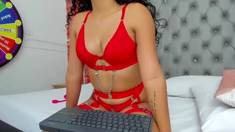 Snapshot of little_lilith_apple chatting on February 2025 10:04:02 PM little_lilith_apple online show from February 2025 10:04:02 PM