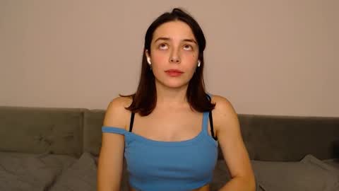 Mia   Im online every day 1530 PM in New York  2030 PM in London online show from December 2025 10:05:01 PM