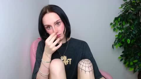 little_mollee online show from November 2025 09:18:01 PM