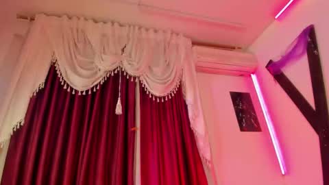 Snapshot of little_nauughty2 chatting on October 2025 02:07:01 PM Little Nauughty2 online show from October 2025 02:07:01 PM