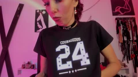 Snapshot of little_nauughty2 chatting on November 2025 02:17:01 PM Little Nauughty2 online show from November 2025 02:17:01 PM