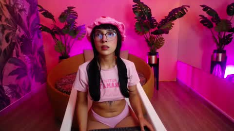 Snapshot of little_paulette chatting on October 2025 01:47:02 PM Paulette online show from October 2025 01:47:02 PM