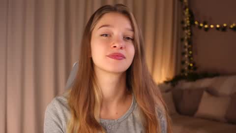 Snapshot of little_poetry chatting on October 2025 03:54:01 PM Kiki online show from October 2025 03:54:01 PM