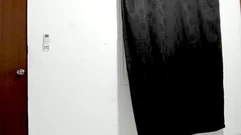 Snapshot of little_rapunsel_ chatting on January 2025 10:04:02 AM RAPUNSEL AND CAIN online show from January 2025 10:04:02 AM