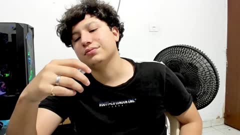 Snapshot of little_rapunsel_ chatting on February 2025 04:47:01 AM RAPUNSEL AND CAIN online show from February 2025 04:47:01 AM