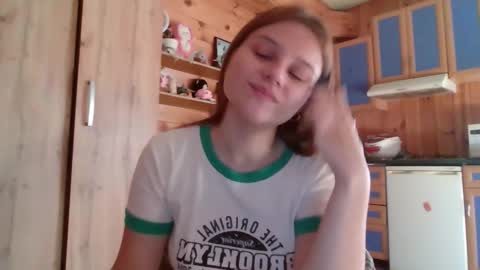 Snapshot of little_shygirl_ chatting on September 2025 05:39:02 AM little_shygirl_ online show from September 2025 05:39:02 AM