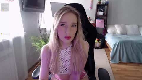 Snapshot of little_sofa99 chatting on March 2025 11:55:02 AM Sonya online show from March 2025 11:55:02 AM
