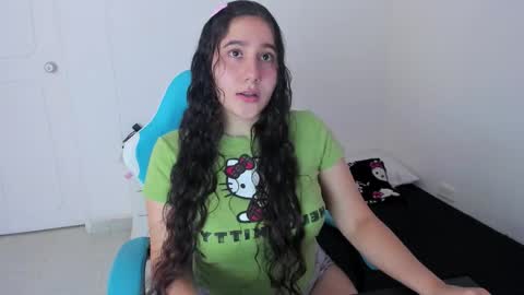 Laire  online show from December 2025 06:46:02 PM