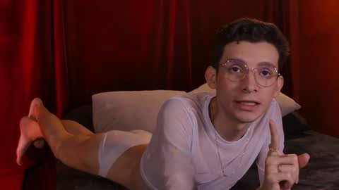 Snapshot of little_twiink chatting on February 2026 01:35:02 AM Juan Ferrer online show from February 2026 01:35:02 AM