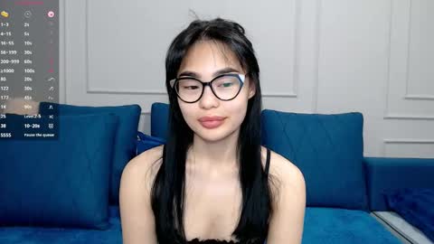 Snapshot of little_v1rgin_angel chatting on February 2025 12:33:01 PM Kwan online show from February 2025 12:33:01 PM