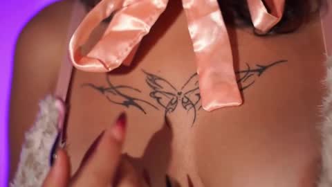 Snapshot of little_vel chatting on October 2025 06:08:01 PM Im your little Velinda online show from October 2025 06:08:01 PM