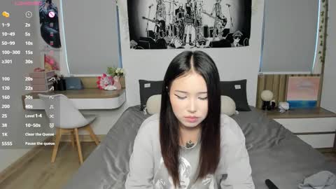 Snapshot of little_yena chatting on February 2026 07:13:01 AM Yena and Gabby online show from February 2026 07:13:01 AM