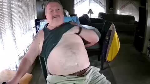 Snapshot of littled83057 chatting on November 2025 07:18:02 PM Littled83057 online show from November 2025 07:18:02 PM