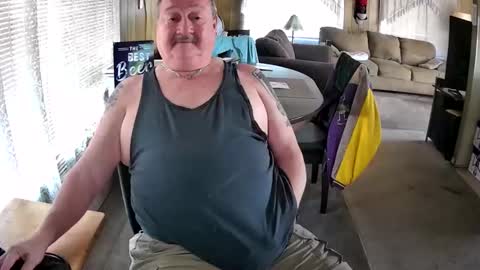 Snapshot of littled83057 chatting on November 2025 07:58:01 PM Littled83057 online show from November 2025 07:58:01 PM