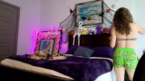 littledeathtrap online show from October 2025 08:40:02 PM