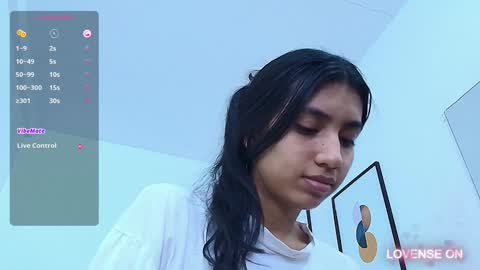 Snapshot of littlee_emilyy_ chatting on December 2024 04:29:02 PM Emily online show from December 2024 04:29:02 PM