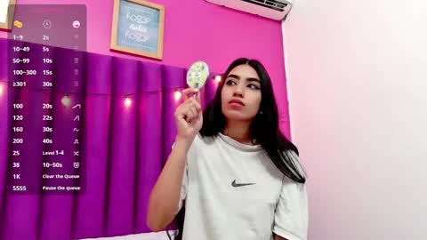 Snapshot of littlee_emilyy_ chatting on February 2025 06:06:02 AM Emily online show from February 2025 06:06:02 AM