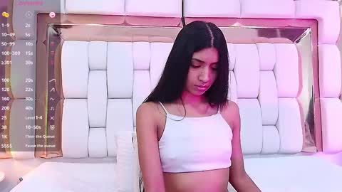 Snapshot of littlee_emilyy_ chatting on February 2025 03:04:01 AM Emily online show from February 2025 03:04:01 AM