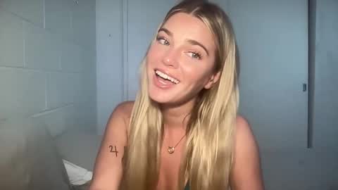 Marciabrady online show from February 2025 08:52:02 PM