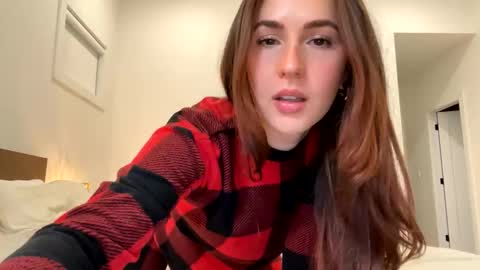 Snapshot of littlemissmia222 chatting on December 2024 01:29:02 AM Mia online show from December 2024 01:29:02 AM