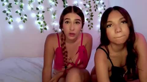 Snapshot of littlemoon0622 chatting on November 2025 10:09:02 PM Moon online show from November 2025 10:09:02 PM