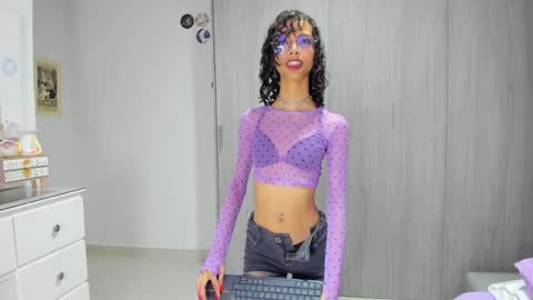 Luna online show from December 2024 09:35:01 PM