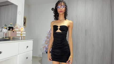 Luna online show from December 2024 11:38:02 PM