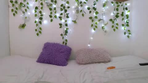 Moon online show from April 2026 02:31:01 AM