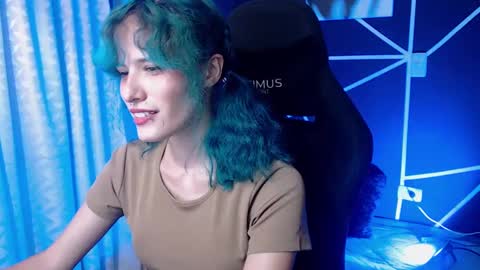 Snapshot of littlenami_ chatting on September 2025 02:05:01 AM LAUREN online show from September 2025 02:05:01 AM