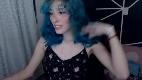 Snapshot of littlenami_ chatting on October 2025 11:37:01 PM LAUREN online show from October 2025 11:37:01 PM