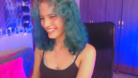 Snapshot of littlenami_ chatting on October 2025 08:09:02 PM LAUREN online show from October 2025 08:09:02 PM