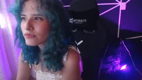 Snapshot of littlenami_ chatting on October 2025 03:05:02 PM LAUREN online show from October 2025 03:05:02 PM