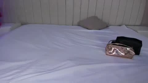 im olivia IG littleolivia01 online show from January 2025 01:22:01 PM