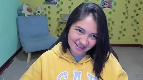 Snapshot of littleprety6969 chatting on November 2025 04:33:02 AM Mia Wednesday to Sunday 730 am to 1030 am Colombian Hour D online show from November 2025 04:33:02 AM