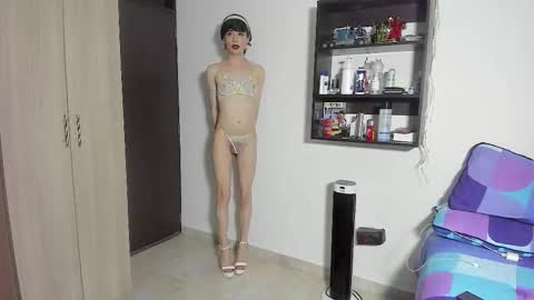 Snapshot of littlesissy_ chatting on January 2026 03:42:02 AM Sofi online show from January 2026 03:42:02 AM