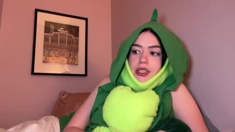 Snapshot of littlesugarpea chatting on January 2025 02:43:02 AM Little Sugar Pea  online show from January 2025 02:43:02 AM