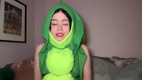 Snapshot of littlesugarpea chatting on January 2025 12:41:01 AM Little Sugar Pea  online show from January 2025 12:41:01 AM