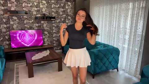 little sweety online show from October 2025 03:00:01 PM