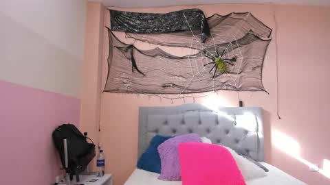 Snapshot of littletammy4u_ chatting on October 2025 12:31:01 PM tammy online show from October 2025 12:31:01 PM