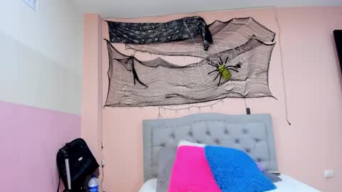 Snapshot of littletammy4u_ chatting on October 2025 12:30:01 PM tammy online show from October 2025 12:30:01 PM