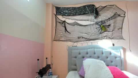 Snapshot of littletammy4u_ chatting on November 2025 12:29:02 PM tammy online show from November 2025 12:29:02 PM